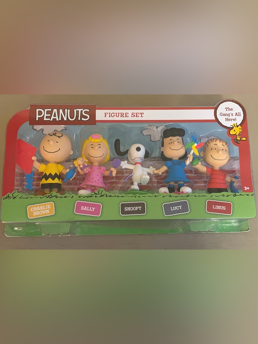 Peanuts Charlie Brown Snoopy Lucy Linus Sally Figure Set New Sealed